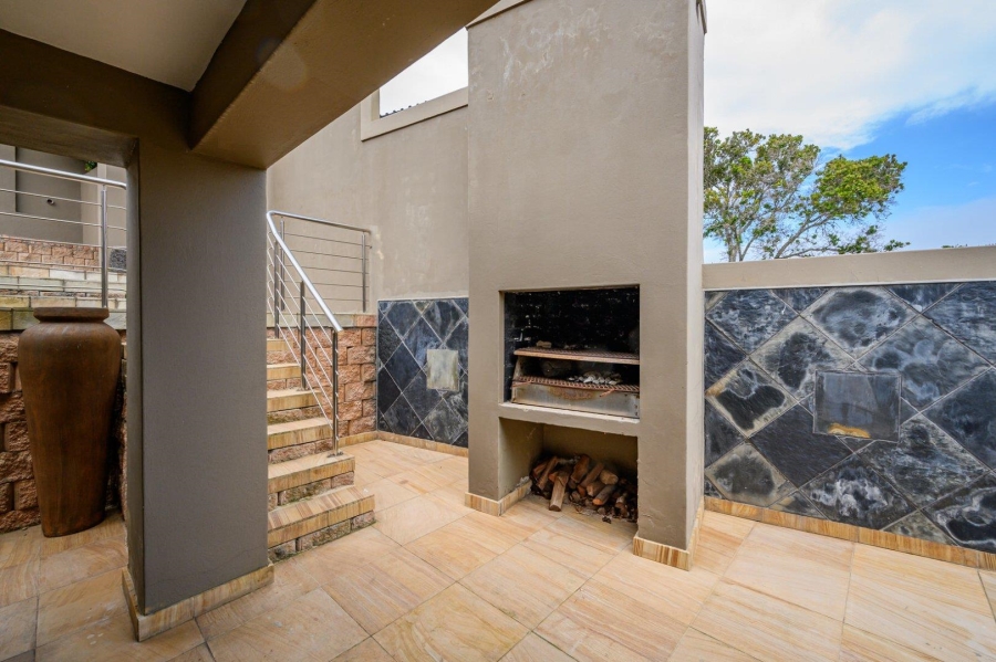 5 Bedroom Property for Sale in Mill Park Eastern Cape